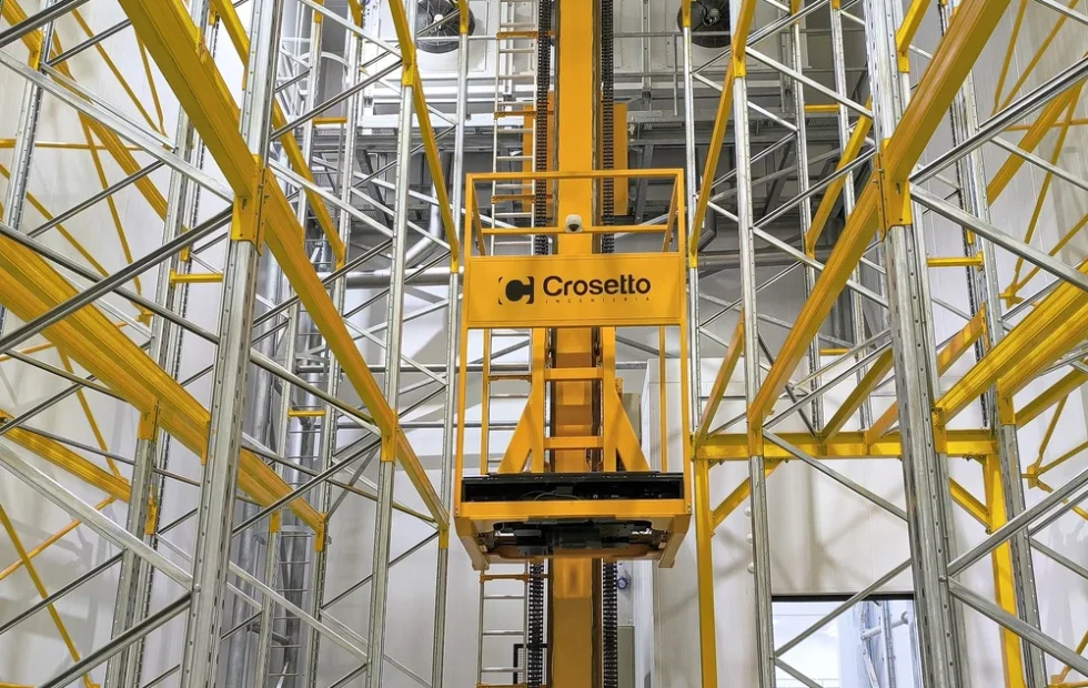 Crosetto reemplaza tecnología alemana en los almacenes automáticos de Adecoagro