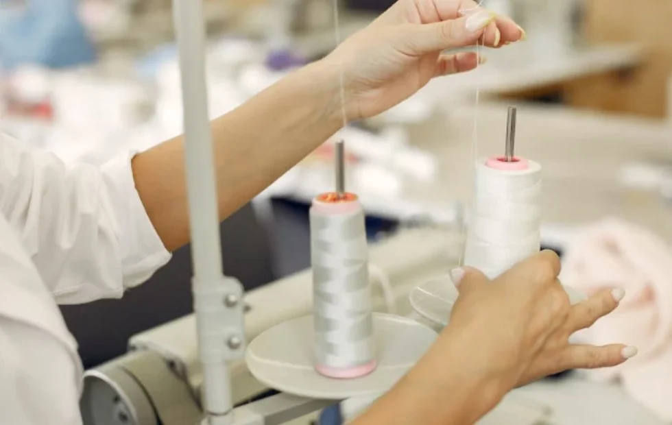 Cerró una textil que fabricaba para Adidas y despidió a 120 trabajadores