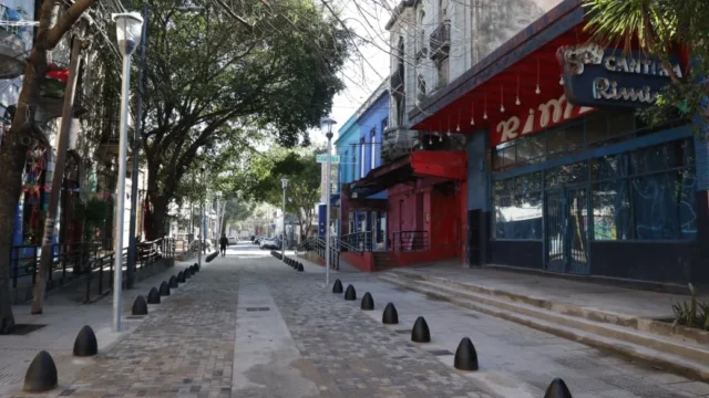 La calle Necochea renovó su perfil turístico y peatonal en La Boca