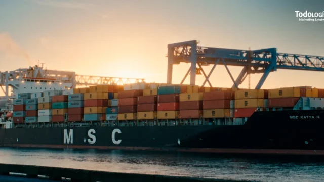 MSC retoma de forma limitada los tránsitos por el Canal de Suez