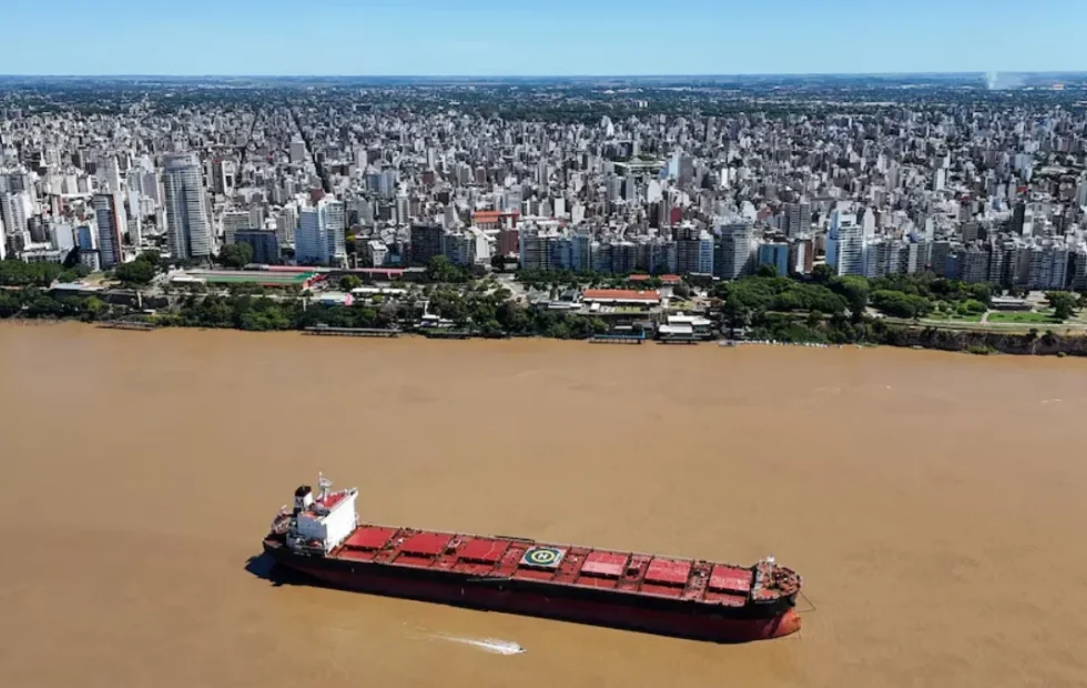 Buques demorados por el paro de prácticos en puertos argentinos