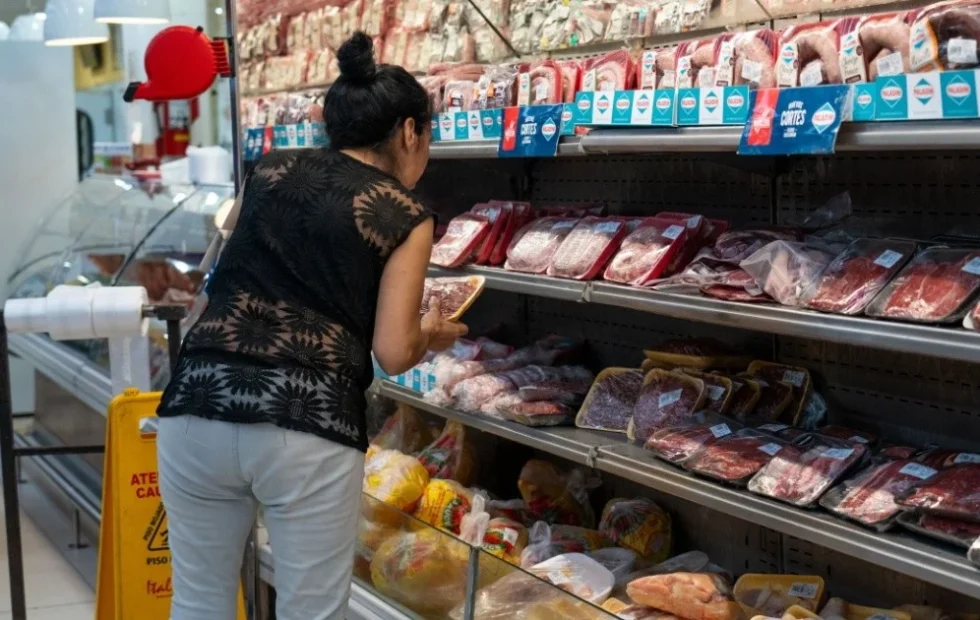 Una familia necesitó $1,56 millones en julio para superar la pobreza