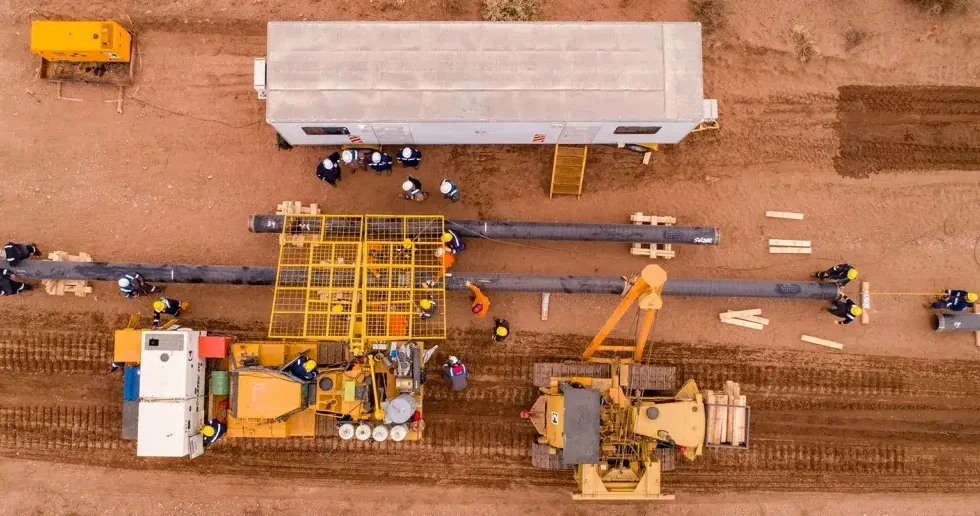 Argentina y Emiratos negocian un acuerdo impulsado por el proyecto de GNL