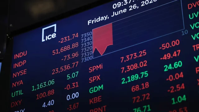 Bonos argentinos rebotaron tras una fuerte ola de ventas y tensión cambiaria