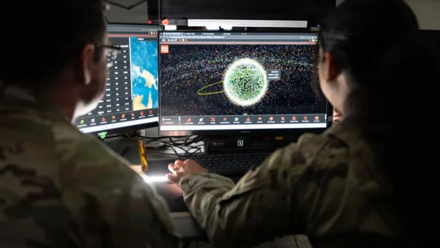 Estados Unidos y China aceleran la disputa militar por el control del espacio