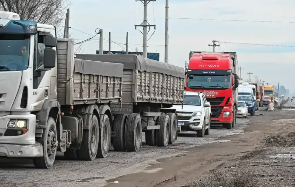 Rutas de Vaca Muerta: Río Negro suma un crédito de hasta US$ 60 millones